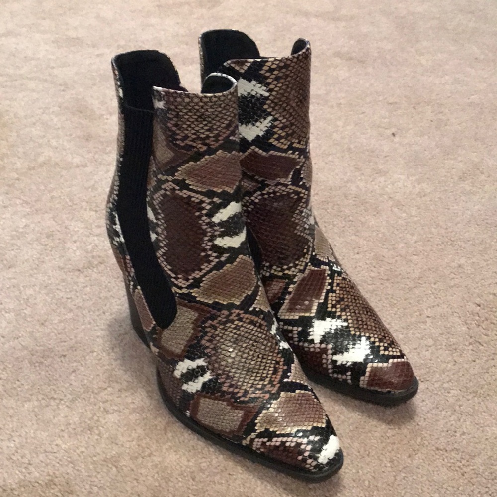 Qupid snakeskin booties with great color WORN ONCE